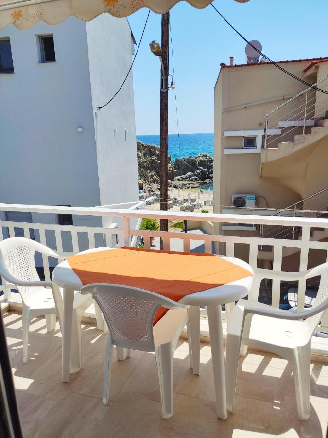 Giannas House Aparthotel Sarti Esterno foto