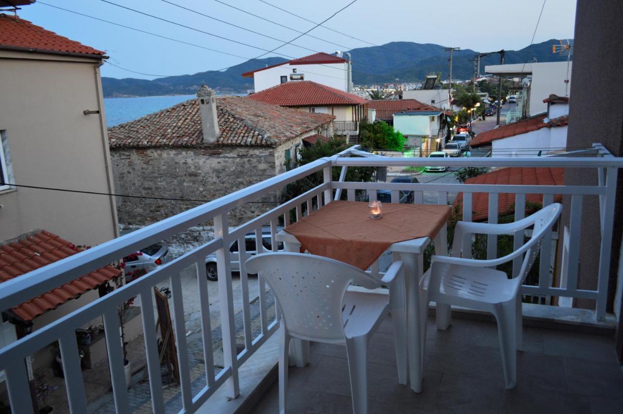 Giannas House Aparthotel Sarti Esterno foto