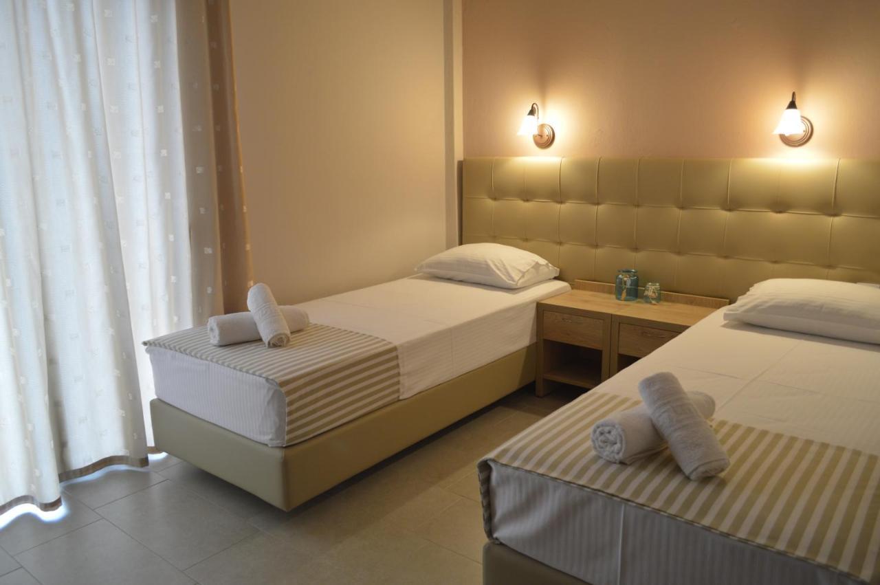 Giannas House Aparthotel Sarti Esterno foto