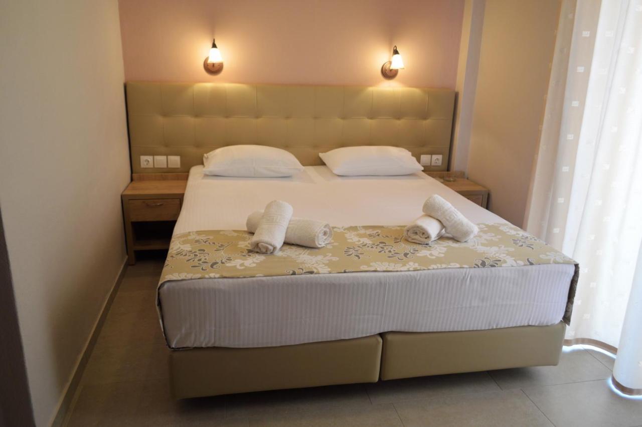 Giannas House Aparthotel Sarti Esterno foto