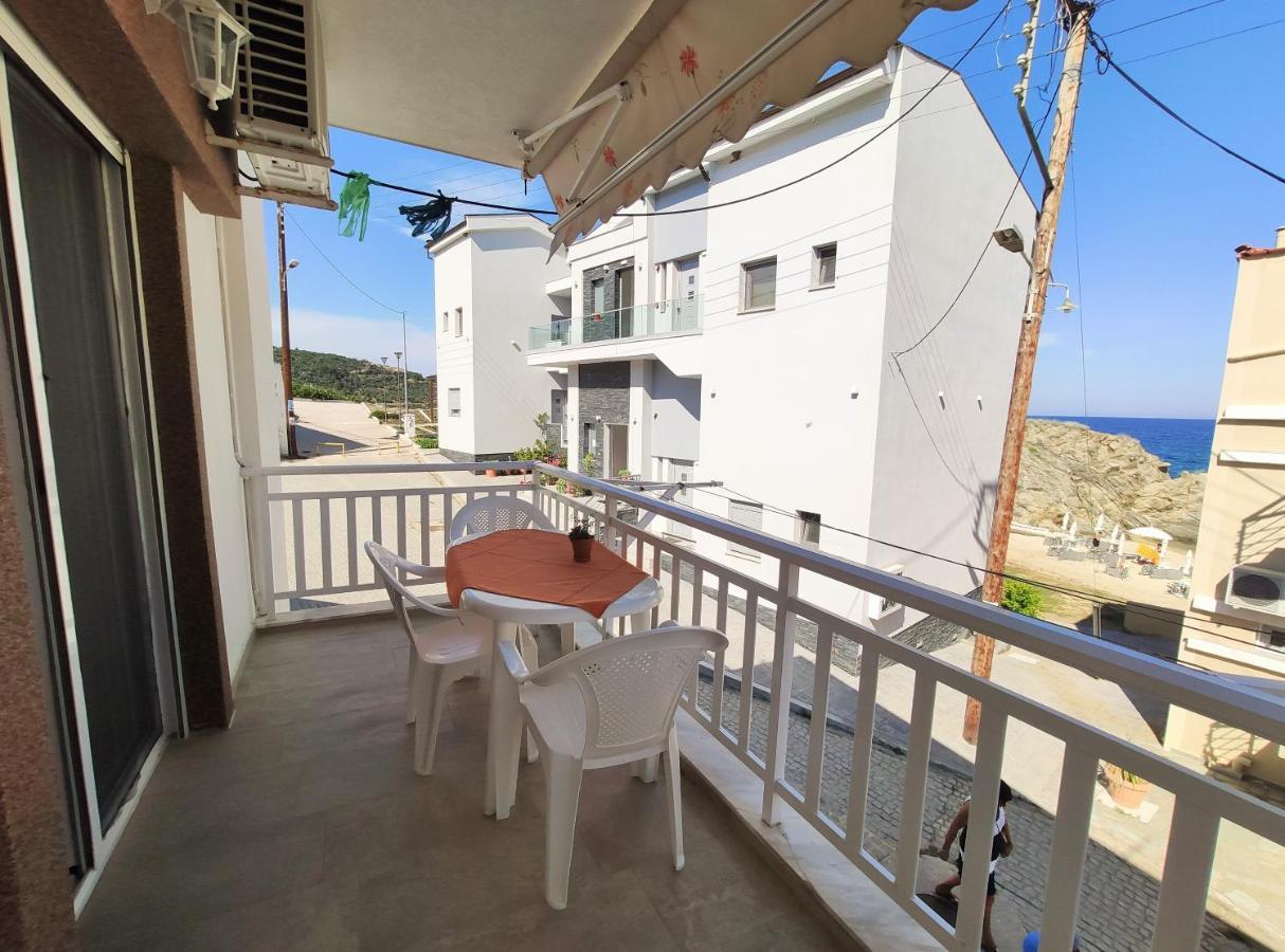 Giannas House Aparthotel Sarti Esterno foto